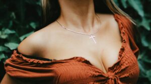 Zmniejszenie piersi - jak przebiega i dla kogo jest ten zabieg?