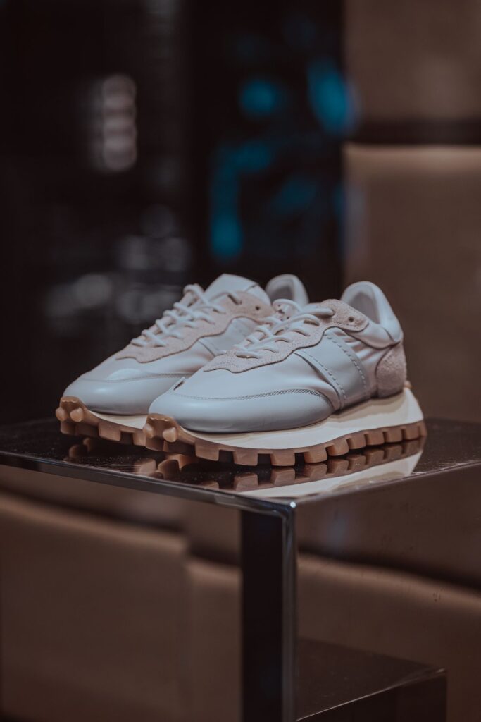 Jak sneakersy niskie damskie łączą wygodę z uniwersalnym stylem?